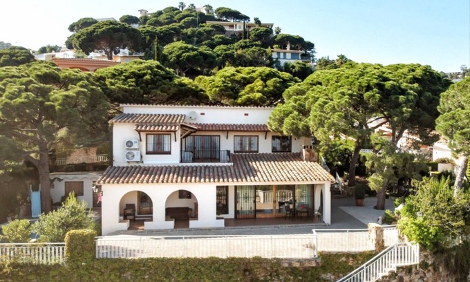 Tossa de Mar Villa | Beautiful villa with great sea view and swimming pool.