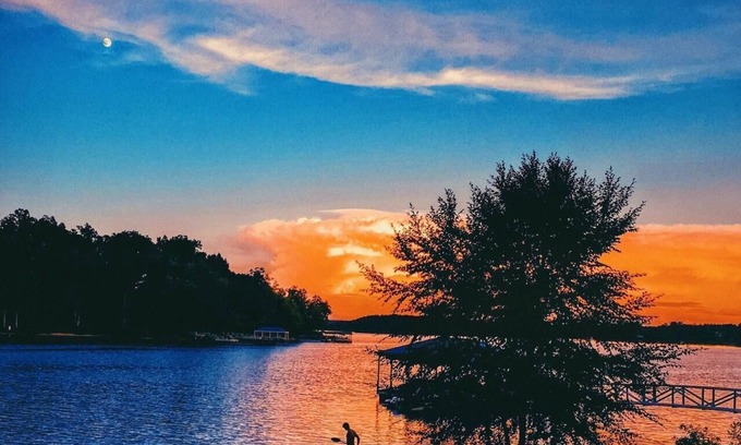 Seneca House | Beautiful Waterfront Retreat on Lake Keowee W/Clemson game day parking pass