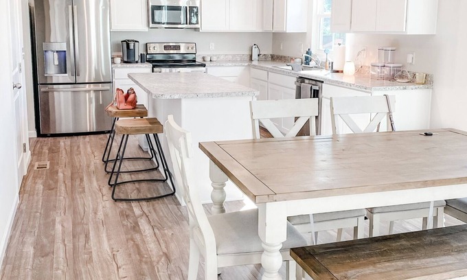Amherst House | Beautiful well kept new build home