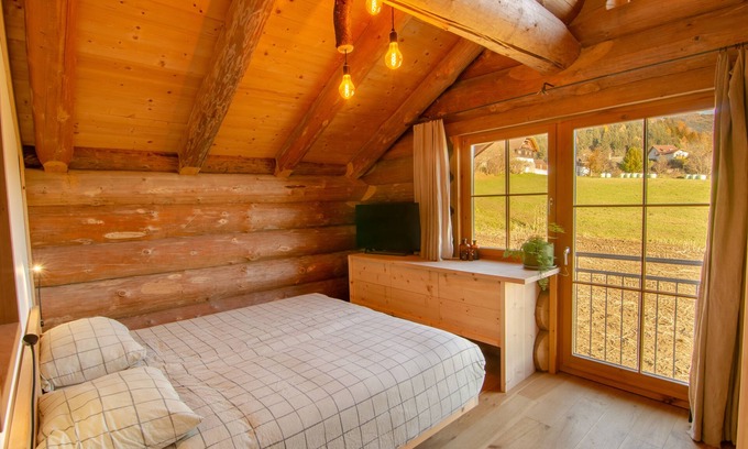 Seeboden Cabin | Beautiful wooden house with mountain views