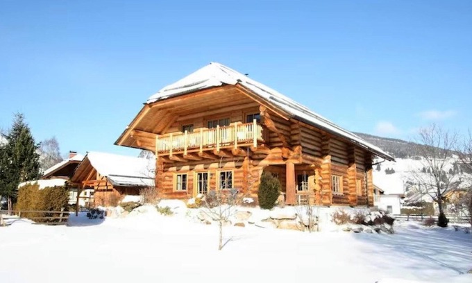 Mauterndorf House | Beautiful wooden log house with sauna and garden