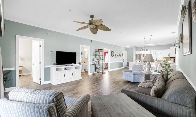 Central Myrtle Beach Villa | Beautifully Appointed 2BD 2BA Golf Villa 1.5 Miles to the Beach!