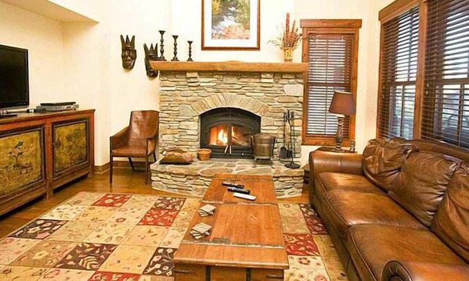 Mammoth Lakes House | Beautifully Designed XXL Luxury Townhome with View of Stream