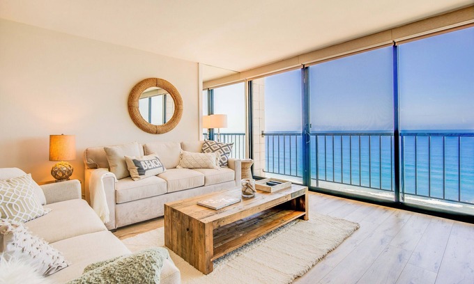 North Pacific Beach Condo | Beautifully remodeled 10th floor oceanfront condo