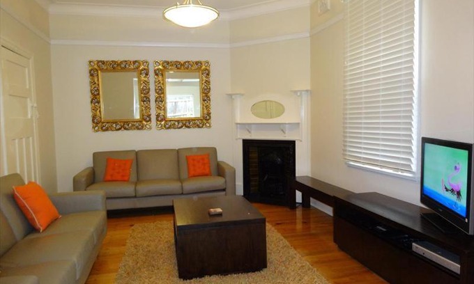 Cammeray Apartment | Beautifully Renovated Three Bedroom Home in Cammeray - CAMM3