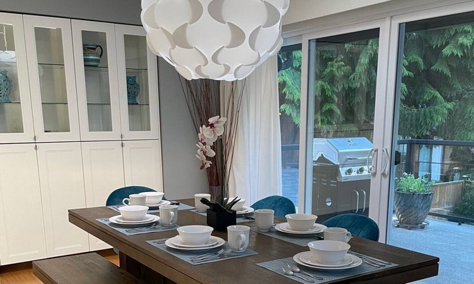 Delta House | Beautifully renovated upper level home.