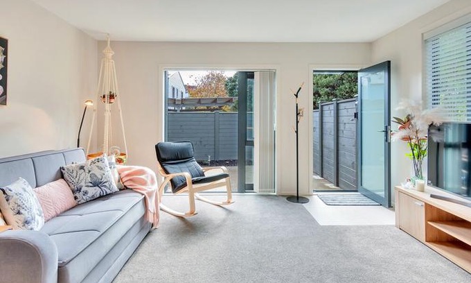 Newton House | Beautifully Styled 2br W/ 2 Carparks + Aircon
