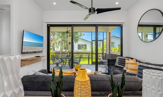 East Naples House | Beauvilla - minutes from downtown 5th Avenue and the beach.