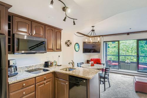 Peak 9 Apartment | Beaver Run Resort- Building 4 Studio- Slope-side Balcony