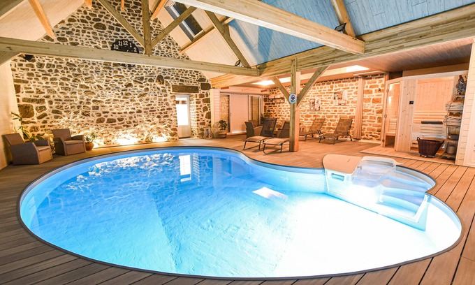 Magny-le-Desert House | bed and breakfast normandy la brocherie heated indoor pool spa sauna