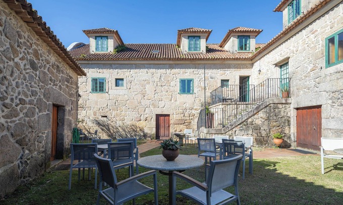 Areas Bed & Breakfast | Bed and Breakfast 'Casa Rectoral Habitacion Triple 1' with Mountain View, Shared Pool and Wi-Fi