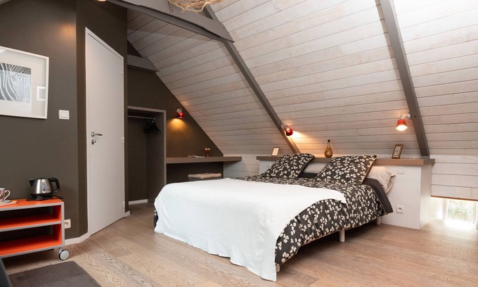 Arzano Bed & Breakfast | Bed and Breakfast 'Cassiopé' with Shared Pool, Shared Terrace and Wi-Fi
