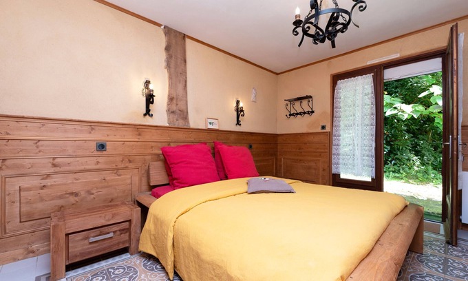 Pluvigner Bed & Breakfast | Bed and Breakfast 'Gauvin' with Shared Terrace, Shared Garden and Wi-Fi