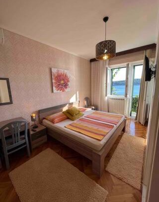 Barbat na Rabu Bed & Breakfast | Bed&breakfast, Seaside house Dragica