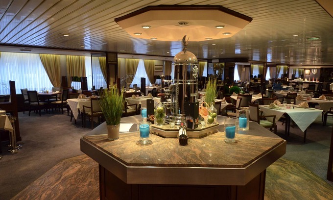 Stalingrad Hotel | Bedford Hotel & Congress Centre