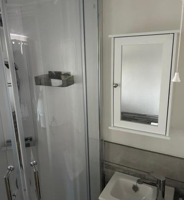 Oldbury House | Bedsit in Oldbury