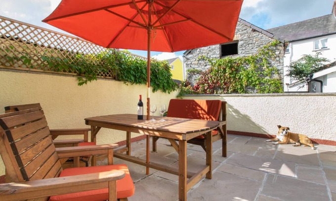 Llandovery House | Bedwen Arian in Llandovery