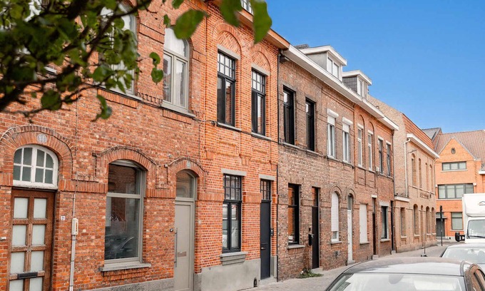 Ieper House | Behind the trenches S