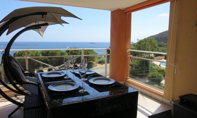 Ajaccio Apartment | Bel app T2 en bord de Mer vue Sanquinaires piscine