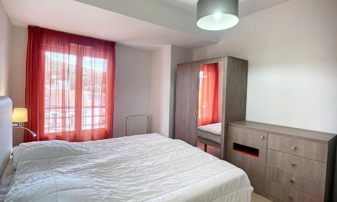 Lamalou-les-Bains Apartment | Bel F2 climatisé, terrasse, parking, à 50m des Thermes de Lamalou-les-Bains, animaux acceptés - FR-1-451-193