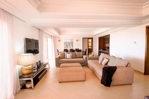 Anza Apartment | Bel Horizon - Luxe - Piscine - 8 or 9 Px