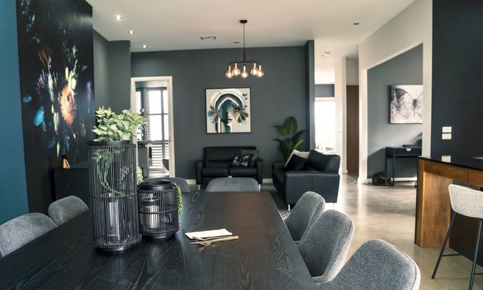 Macleod West House | BELLA 9 - sublime . divine Entertainer 3 BR + Fire