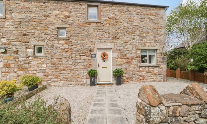 Appleby-in-Westmorland Cottage | BELLA COTTAGE, pet friendly, with open fire in Appleby-In-Westmorland