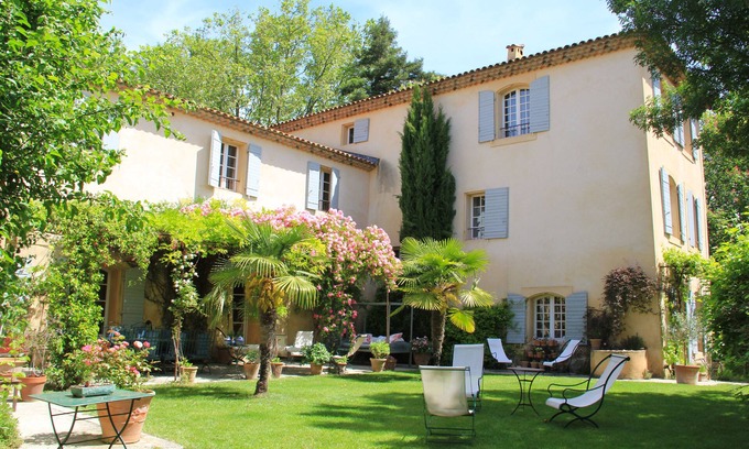 Aix-en-Provence House | Belle Bastide à la Campagne, Parc et Piscine à 5 Km D'aix