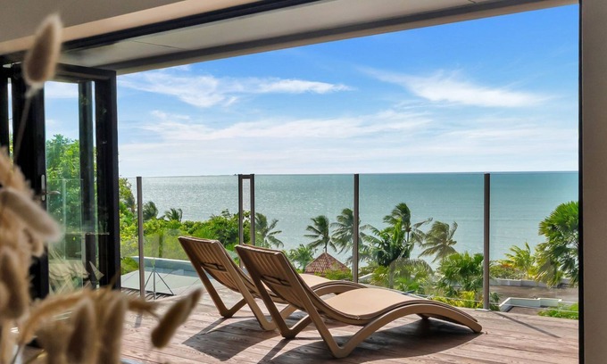 Trinity Beach House | Belle Escapes Trinity Blue Oceanview Home