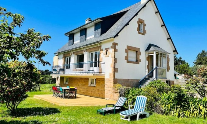 Tregastel House | Belle Maison Bretonne 10 Couchages Entièrement Équipée