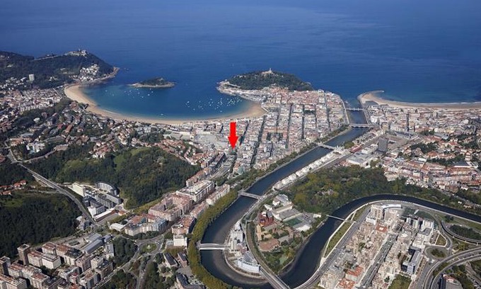 San Sebastian Centro Apartment | Belle Sebastian by FeelFree Rentals