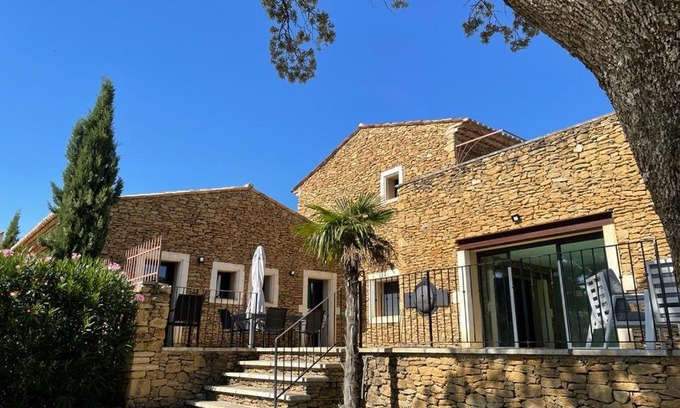 Grignan Villa | Belle villa avec piscine intérieure et piscine extérieure Gite Les Aiguiers