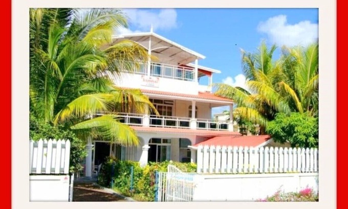 Flic-en-Flac Villa | Belle Villa - Wifi - € 35/night - 150m from the beach and 200m from SPAR supermarket