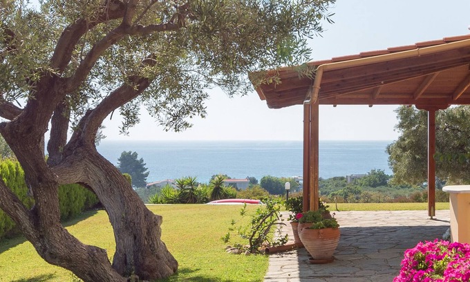 Nea Skioni Villa | Bellevue, a Summer house with beautiful sea view