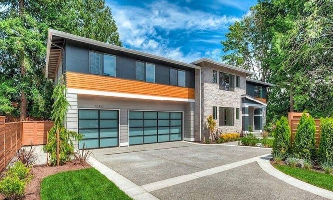 Northwest Bellevue House | Bellevue DT Contemporary Fortress| Walk to QFC