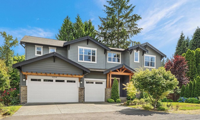 Northwest Bellevue House | Bellevue DT Luxurious 5BR Mansion| Walk to QFC