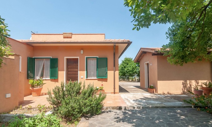 Capoliveri Apartment | Bellissimo "Appartamentiitigli 4" vicino a Centro Città con Terrazza, Vista Montagna/Vista sul Mare e Giardino; Parcheggio disponibile