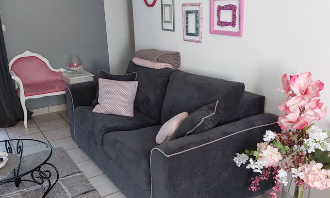 Saint-Romain-de-Jalionas Apartment | BELLOGIA APARTMENT 3km from the medieval town of Crémieu
