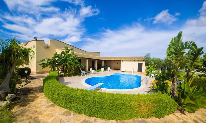 Mazara del Vallo Villa | Belvilla by OYO Villa Dahlia