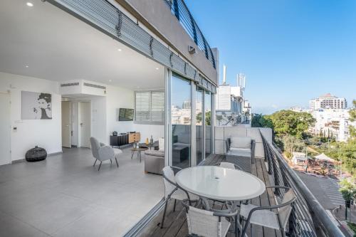 Tel Aviv Apartment | Ben Gurion - Superb penthouse close to the beach