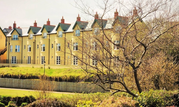 Bushmills House | Ben-Ry Cottage, Luxury Accomodation with Magnificient River Views over Bushmills