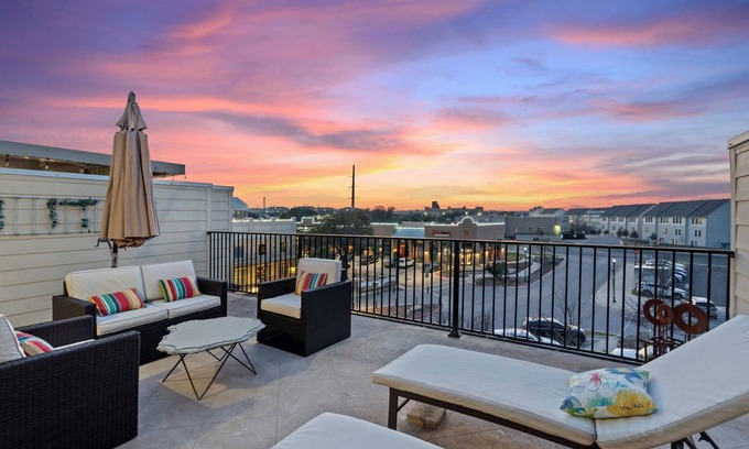 Georgetown House | Bend in the River - Gorgeous 4-Level Brownstone with Rooftop Views