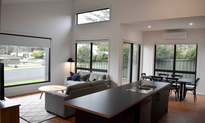 Kennington House | Bendigo home, 5 minute drive to CBD