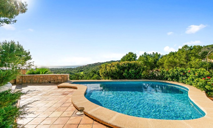 Bendinat House | #Bendinat, 4 bedroom detatched Villa, with private pool. Close to Puerto Portal