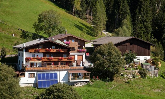 Altenmarkt im Pongau Hotel | Berggasthof-Ferienbauernhof Habersatt