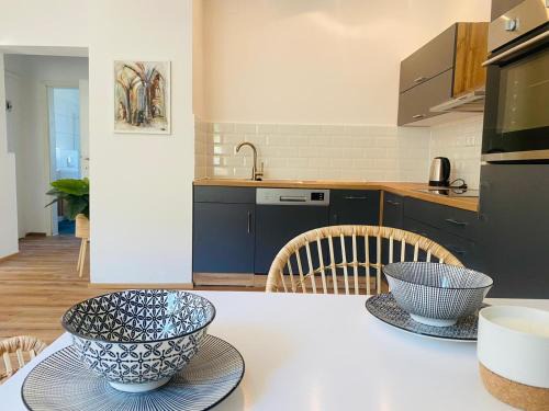 Grafenbach Apartment | Bergluft TOP 1 Modern Apartment with 2 bedrooms 1 hour from Vienna Parking & 24 hour Self Check-in