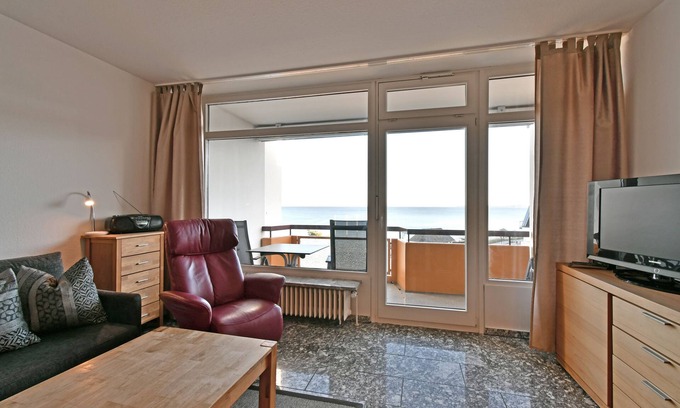 Scharbeutz Apartment | -BERLINER HOF - DIRECT BEACH LOCATION! 100% lake view - 2 and 3-room comfort appa