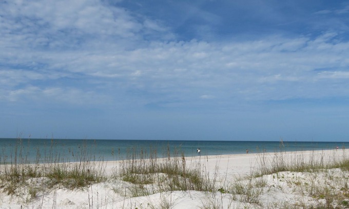 Bradenton Beach House | Bermuda Bay Club unit across from pool, beach access, nicely furnished, No Pets