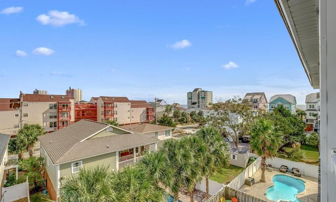 Cherry Grove Beach House | Bermuda Breeze by Coastline Resorts