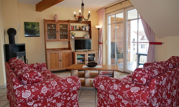 Koelpinsee Apartment | Bernsteinhaus Whg. 6 - Amber house, 850m to the beach, with balcony, WLAN